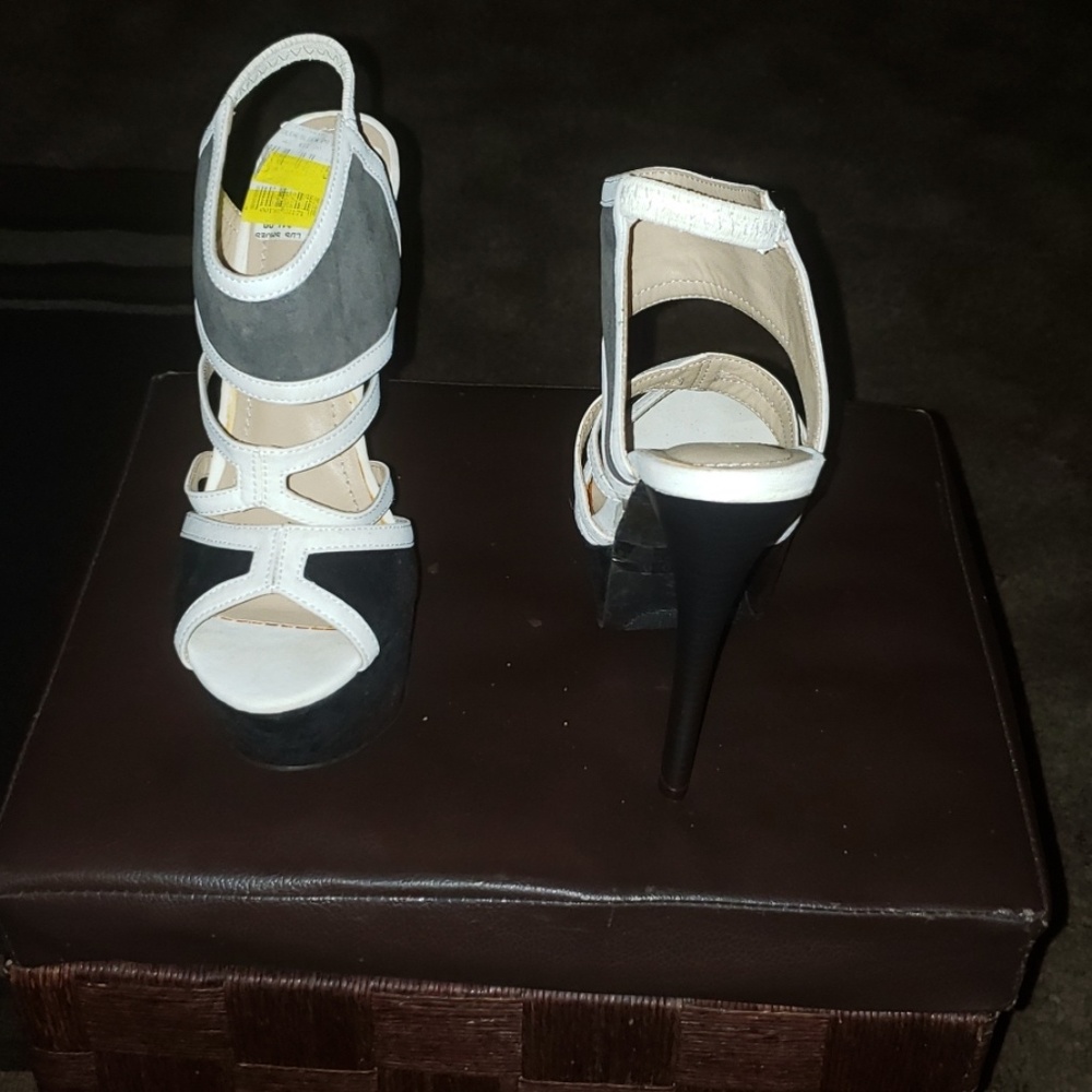 Color block Heels - Picture 3 of 8